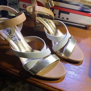 36 1/2 us 6.5 Beautiful classy lanvin heels.